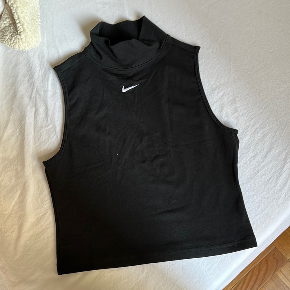 Nike mock neck sleeveless top